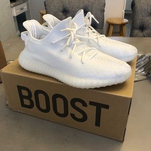 Yeezy Boost 350 Triple white